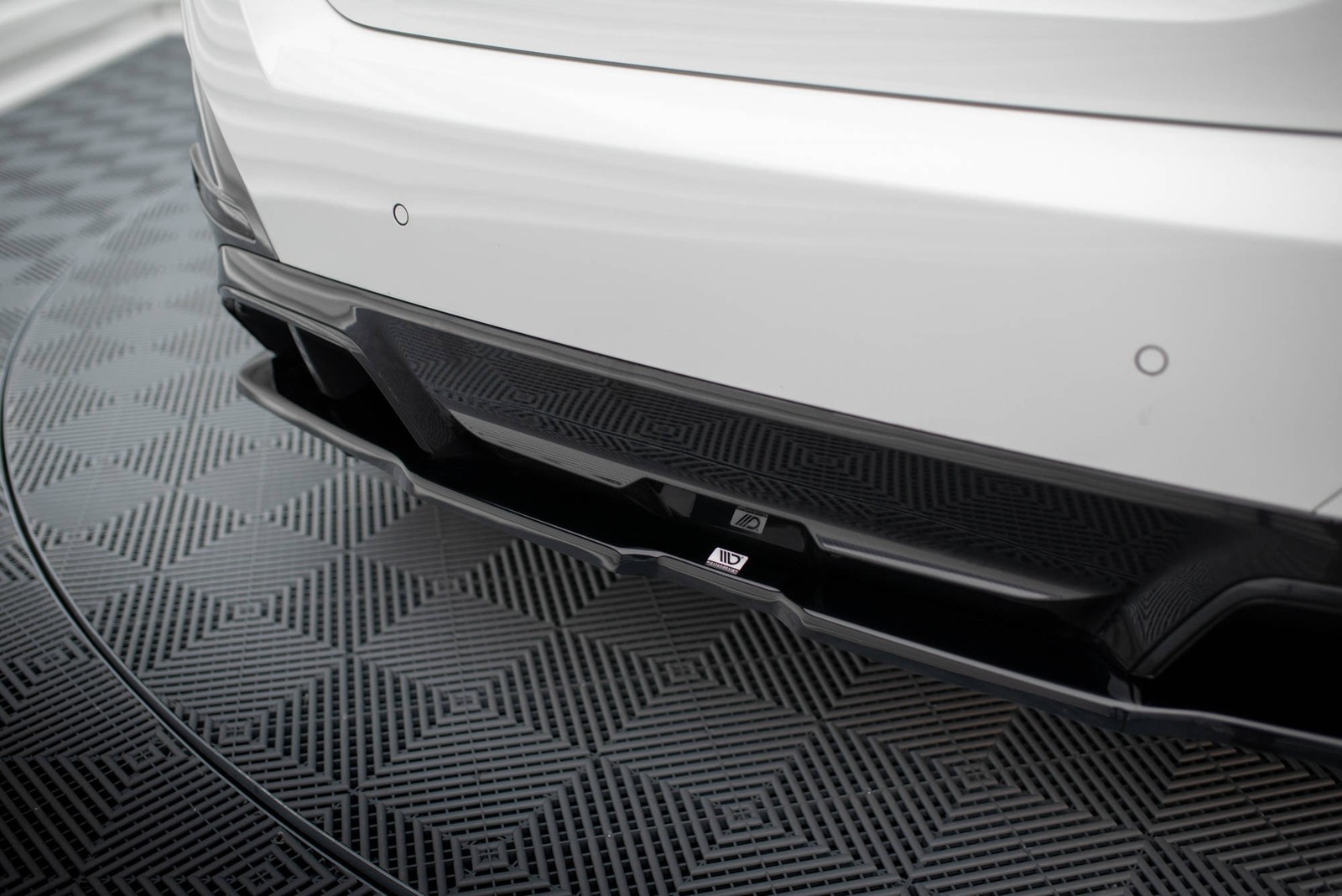 Splitter Arrière Maxton V.2 Barre Verticale pour BMW i4 M-Pack - 3