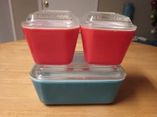 Vintage PYREX Refrigerator Dish Set Primary Color (2)501B 502B w/ Lids 6pc 