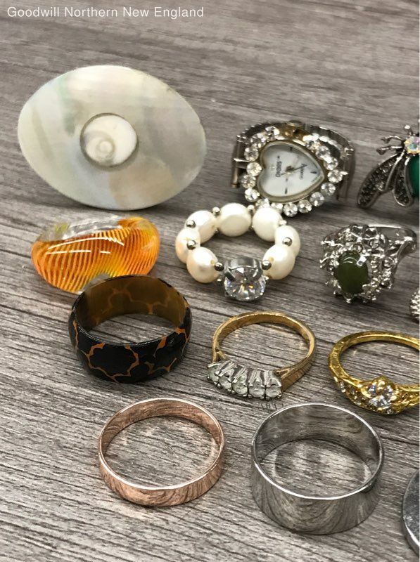 Costume Jewelry Ring Lot w. Octopus Snake Bee Stretch Band