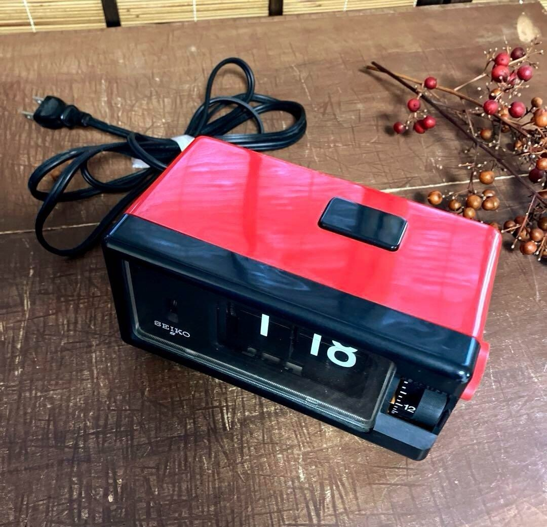 Vintage Seiko Flip Clock Alarm Quartz Model Japan Retro Design Red