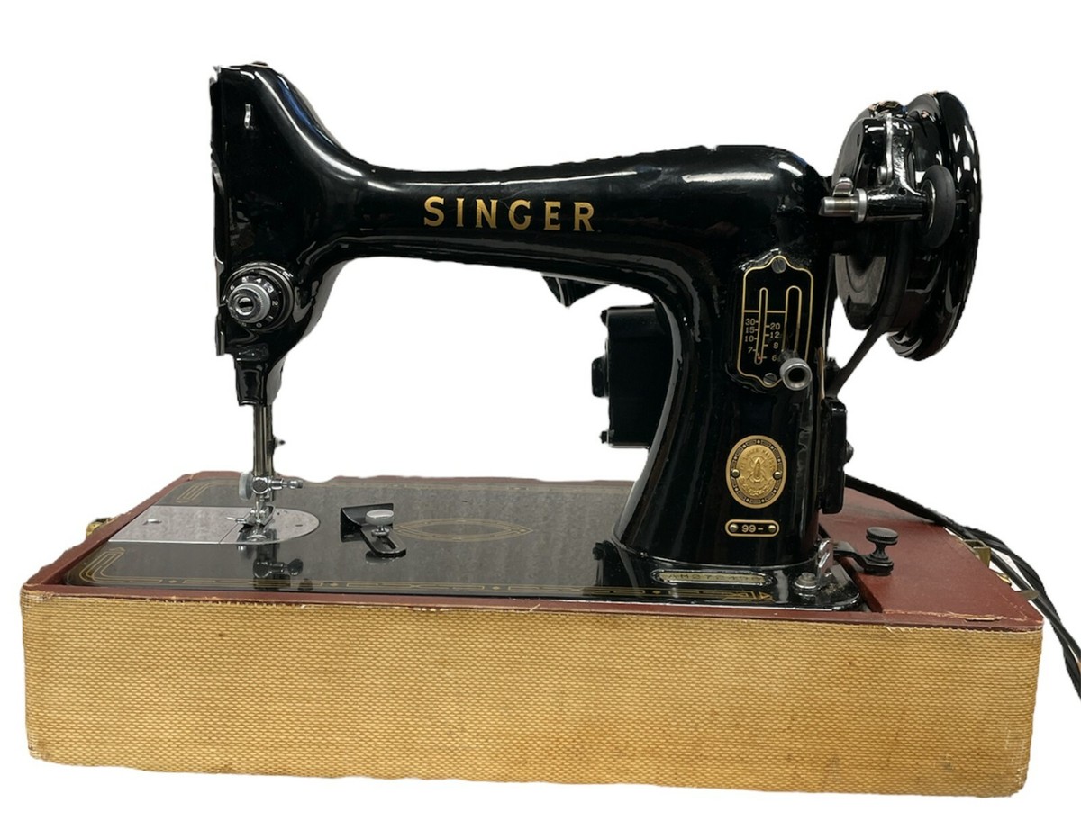 1955 BLACK Vintage Singer Model 99K Sewing Machine Case Tested