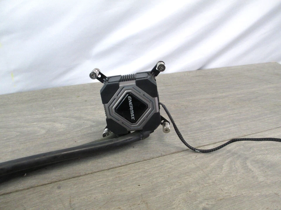 Enermax Liquid CPU Cooler | No Fans | - Image 4 of 4