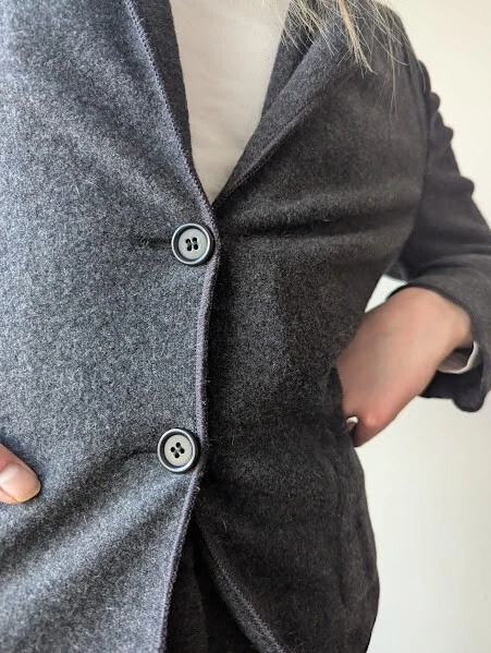 Traje pantalón gris Miu Miu (pantalones y blazer a juego) - pequeño y usado excelente Foto 3 de 4