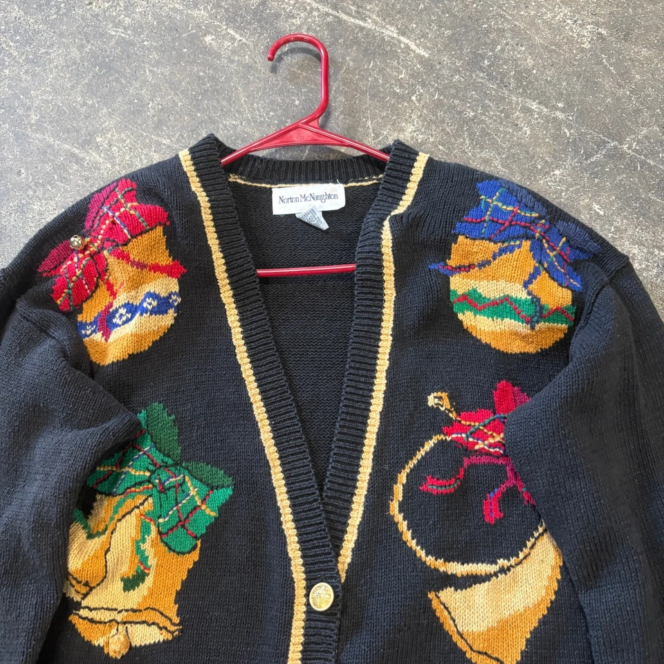 Винтажный McNaughton Рождественский кардиган свитер женщин M черный вышитые колокольчики - Изображение 2 из 4