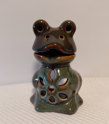 GANZ green and brown ceramic frog candle holder with wax/oil warmer