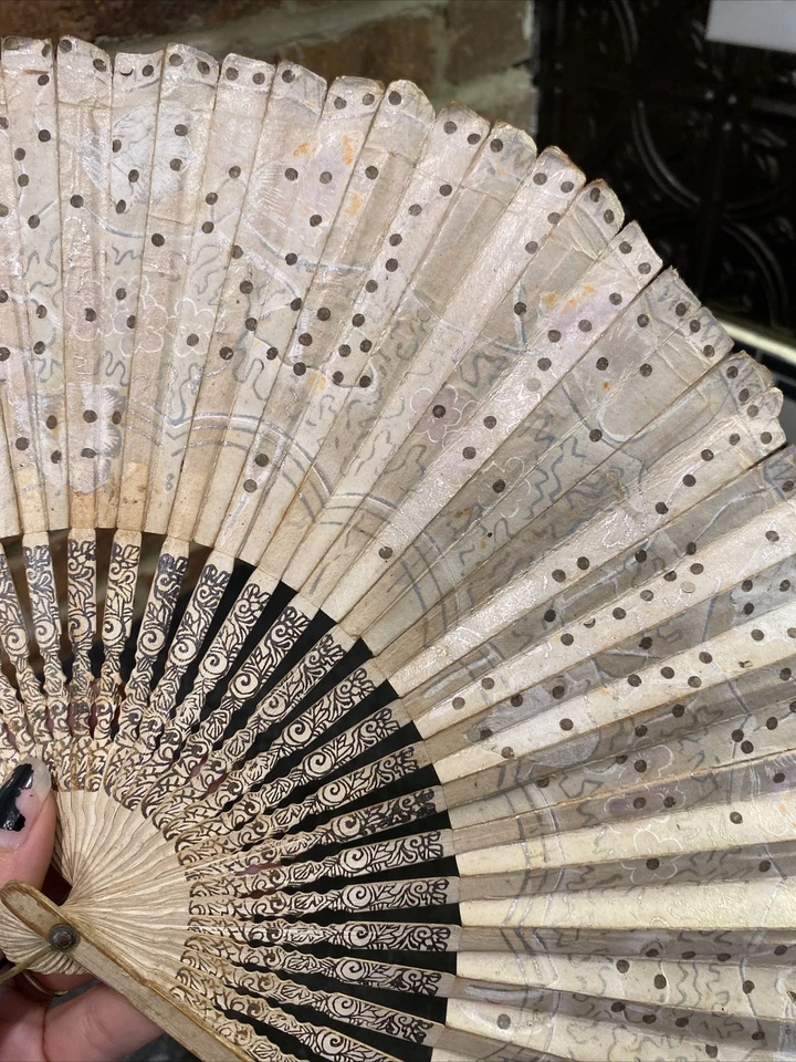 Lote de 5 ventiladores plegables antiguos COMO ESTÁN ~ Ver fotos para más detalles Foto 3 de 4