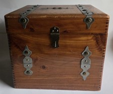 ANTIQUE VTG. CEDAR WOOD HAND MADE CHEST BOX