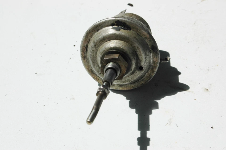 PORSCHE 912 1969 Pierburg Emission Vacuum Unit Foto 4 de 4