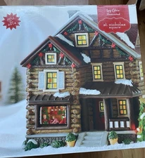 St. Nicholas Square Village Collection Log Cabin 2014 Illuminated Original Box