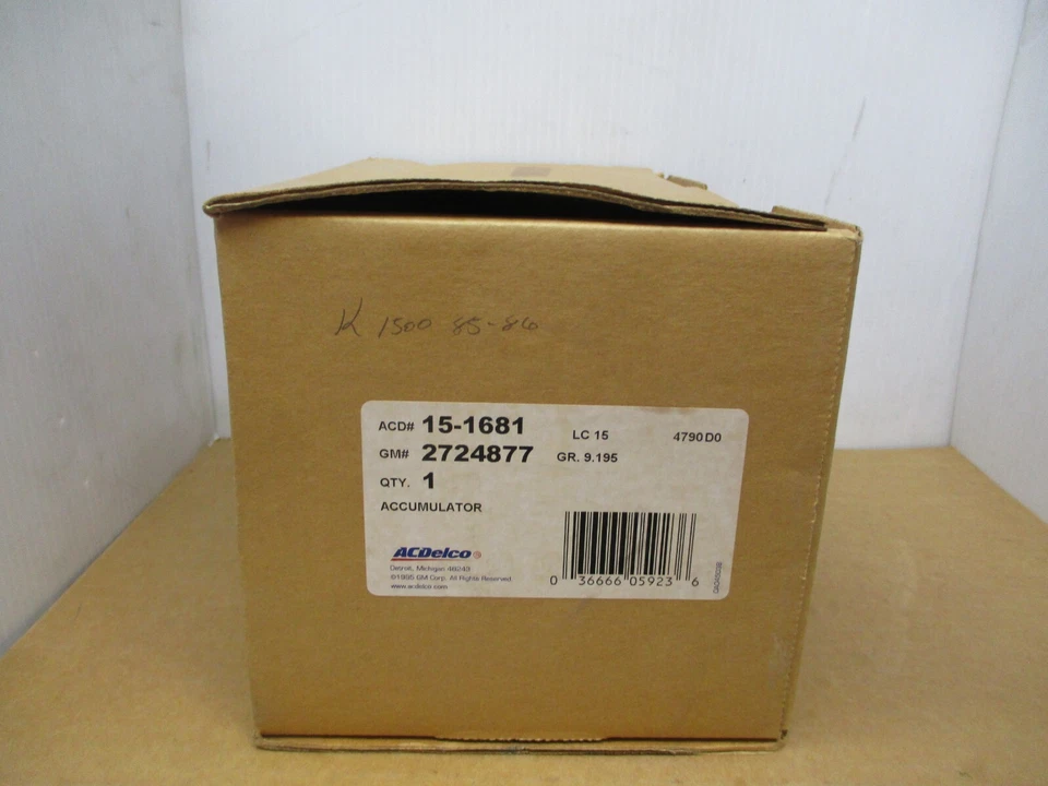 GM Chevy GMC AC Accumulator Receiver Drier 2724877 - Image 2 of 4