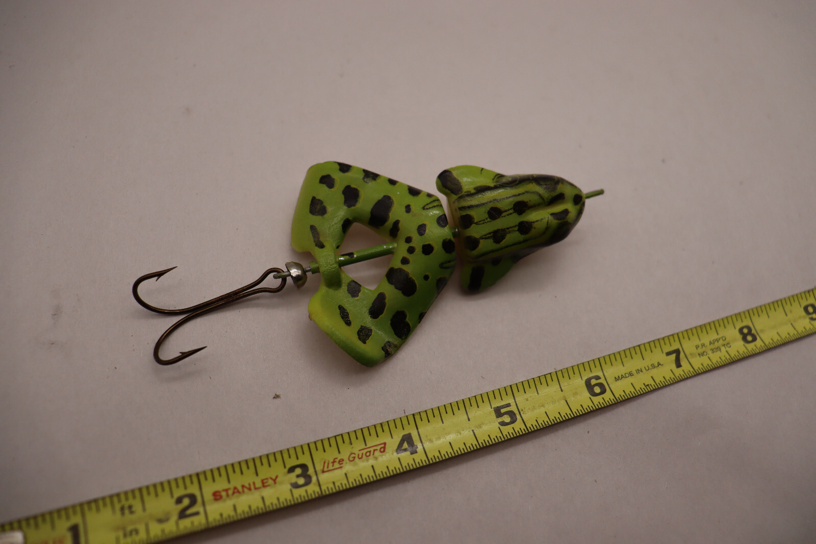 #951 VINTAGE REBEL BUZZ’N FROG BUZZBAIT TOPWATER FISHING LURE CRANKBAIT FROG - Image 3