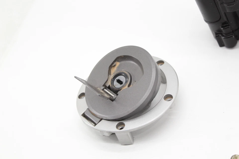 Interruptor de bloqueo de llave de encendido Honda Cbr1000rr 17-22 con bloqueo de tapa de gas Foto 4 de 4