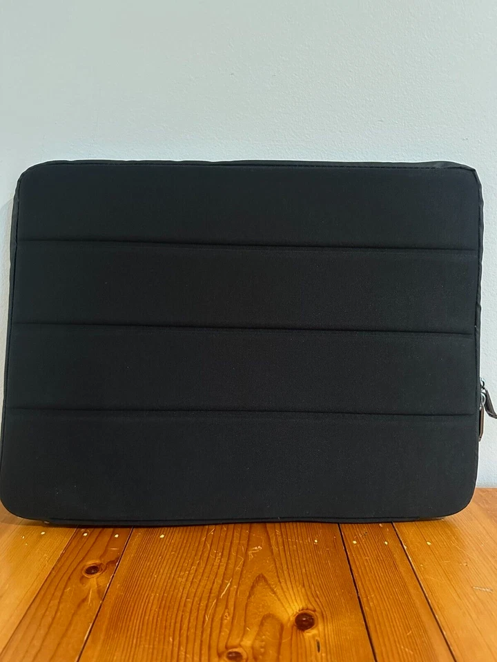 Solo New York PRO Ultrabook Acolchado Negro 17.3" Funda para Laptop Nueva (caja abierta) Foto 2 de 4