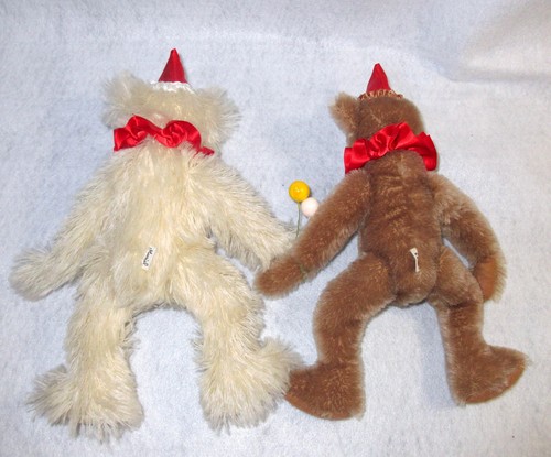 Oso de circo artesanal Mohair de 15"" de colección único como roble con jinetes de payaso de peluche sobre ruedas - Imagen 6 de 15