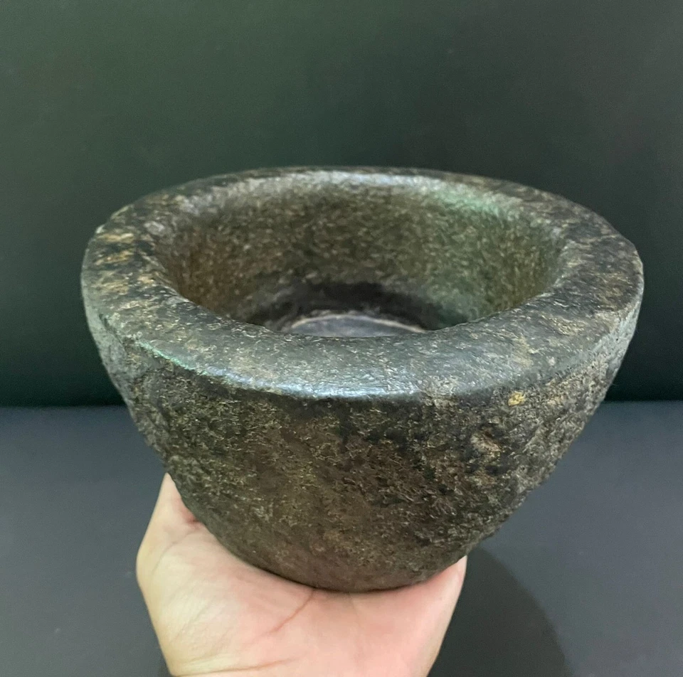 Antigua olla de cocina vintage primitiva hecha a mano rica pátina piedra negra (S5) Foto 3 de 4