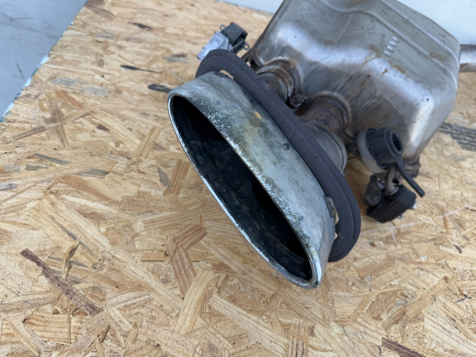 Bentley Flying Spur 2013-2018 REAR+RIGHT Muffler P/N 4W0253610