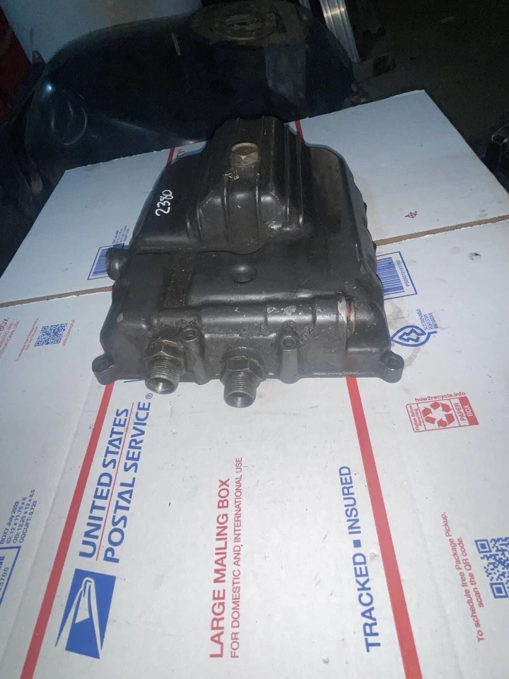 Suzuki GSXR750 1988-1989 cárter de aceite del motor, cubierta inferior del cárter de aceite del motor Foto 2 de 3