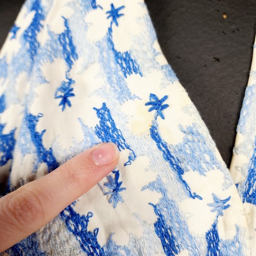 Abito prendisole donna vintage blu e bianco con ricami floreali e reggicalze XS - Foto 19 di 20