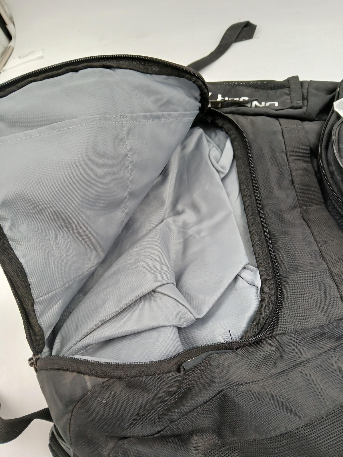 Under Armour Black 21" Backpack Soft Case Water Bottle Pocket Mens Gym Bag thumbnail 7