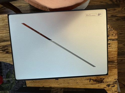 ASUS ROG Zephyrus G16 16" 3K OLED 3K 240Hz AMD Ryzen AI 9 HX370 RTX4070 32GB 2TB - Picture 8 of 20