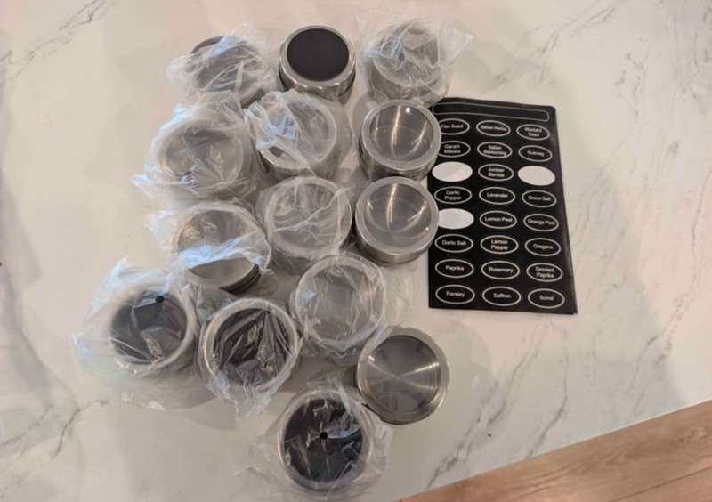 Magnetic Spice Jars Dual Dispense Lids & Clear Window Set Of 4 Brand New