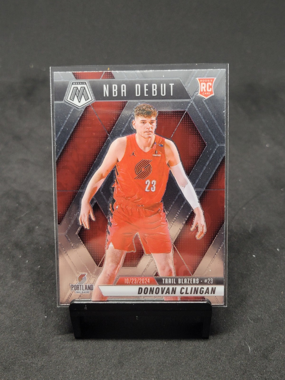 2024-25 Panini Mosaic Donovan Clingan NBA Debut Rookie Card #261 Trail Blazers