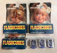 VTG Sylvania Blue Dot 9 Westinghouse 3 Flash Cubes - 46 flashes 2 spent