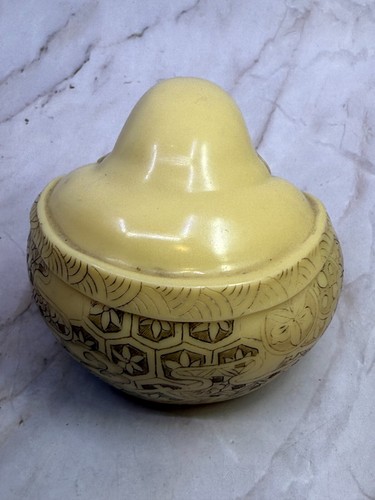 Sitting Buddha - Resin Figurine Hand Carved Netsuke Gatoshi - Picture 8 of 11