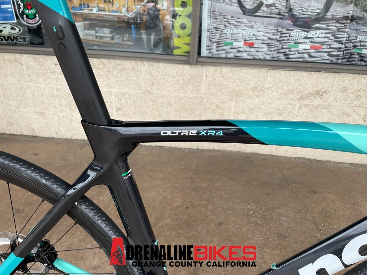Bianchi Oltre XR4 Carbon Race Bike - Ultegra 12 Speed Di2 Bianchi Oltre XR4 Carbon Race Bike - Ultegra 12 Speed Di2