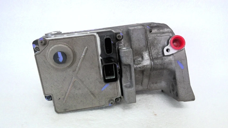 2010 - 2012 LEXUS HS250h AC AIR CONDITIONING COMPRESSOR 042000-0330 OEM - Image 2 of 4