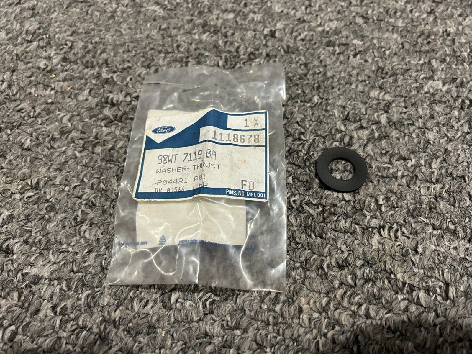 Genuine Ford Manual Gearbox Spindle Pin Thrust Washer 1118678 for  