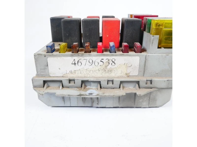 46796538 SCATOLA FUSIBILI FIAT STILO (192) (2001>2008) - Immagine 3 di 3