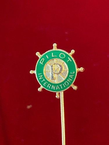 Pilot International Stick Pin Gold Tone Green Enamel Ships Wheel Design 2.5" - Picture 2 of 3