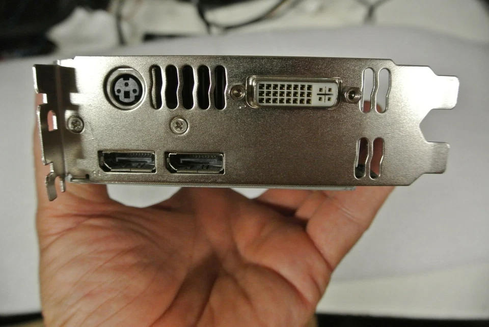 DELL PNY 9PJP3 Y451H QUADRO FX 4800 1.5GB PCIE DP DVI VIDEO GRAPHICS ADAPTER - Image 4 of 4