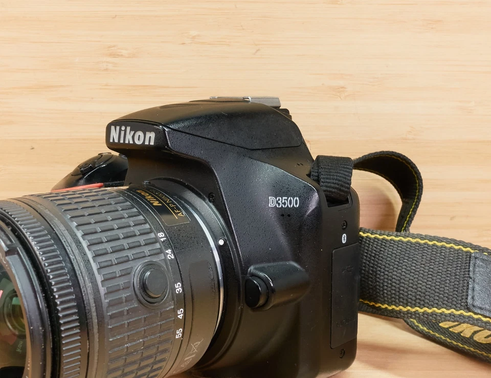Nikon D3500 24.2MP DSLR Camera / With AF-P DX NIKKOR 18–55mm f/3.5–5.6G VR Lens - Image 3 of 4