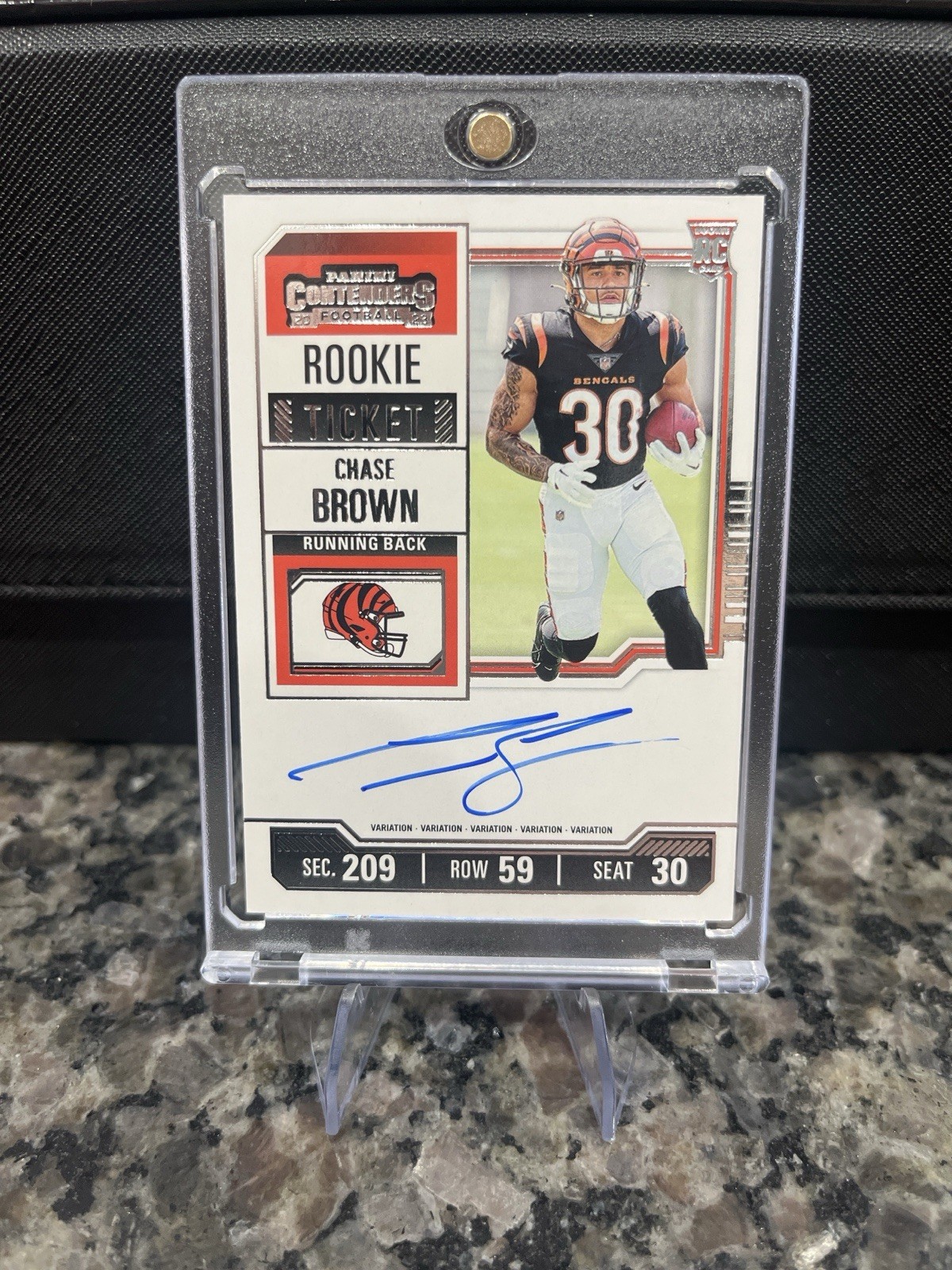 Chase Brown 2023 Contenders Rookie Ticket VARIATION AUTO On Card / Bengals