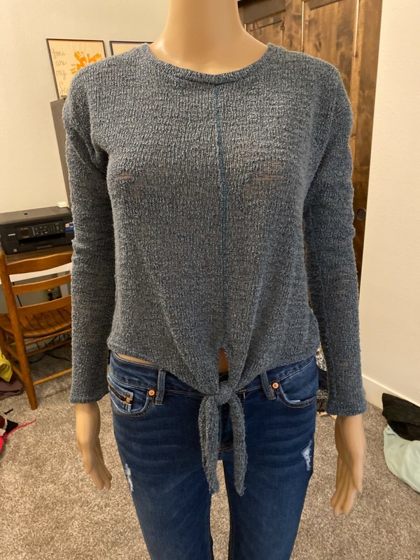 Alya Front Tie Knot V-neck Sweater Green Size Size Small Pre Owned- 009