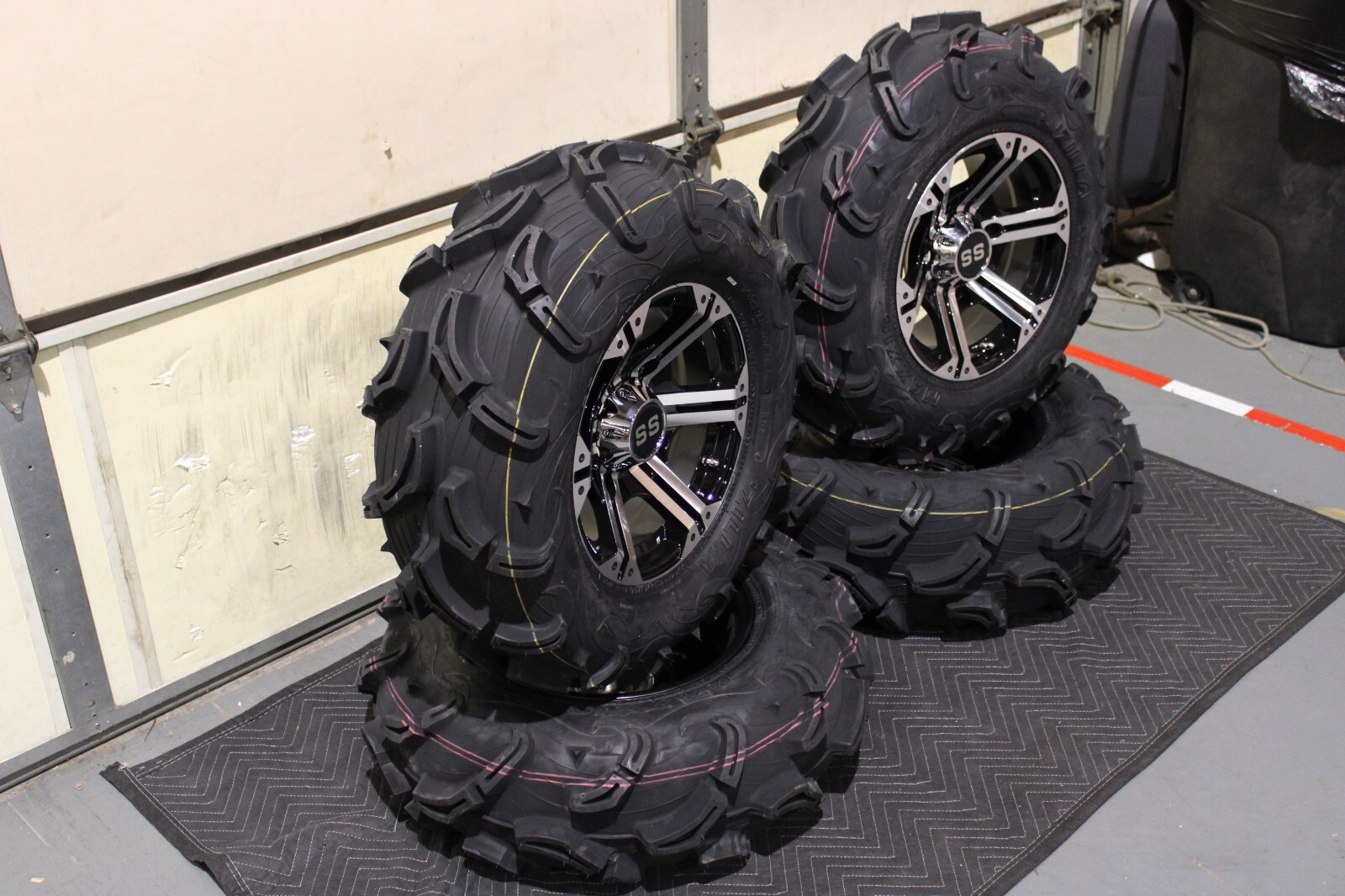 POLARIS RANGER XP900 28" MAXXIS ZILLA ATV TIRE & VIPER M/B WHEEL KIT