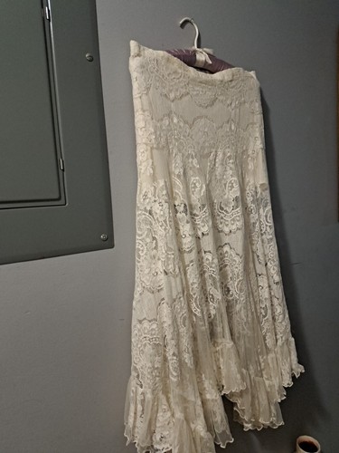 ALEXIS Sz XS Ivory Lace Ruffled High-Low Flared Skirt