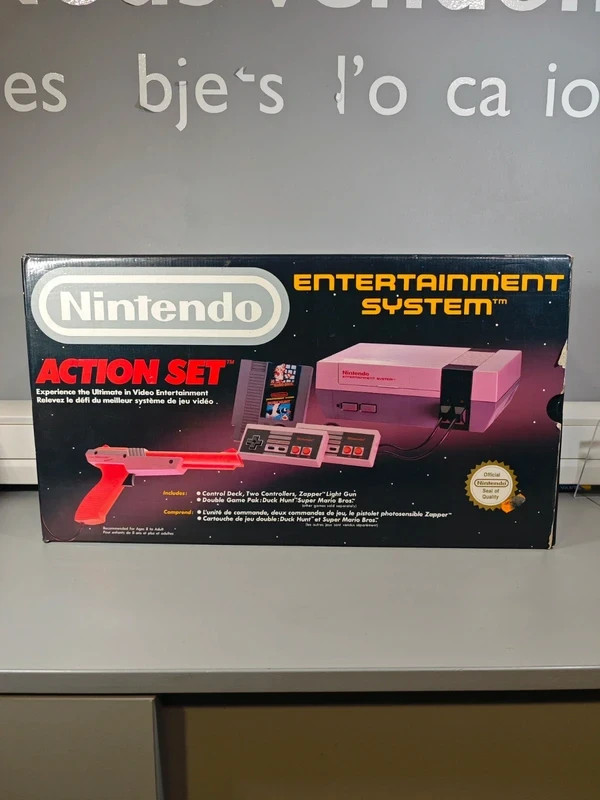 Console Nintendo NES - Pack Action Set - Boîte - 2 manettes - Zapper - Jeu-TBE