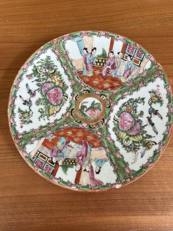 Late 19th Century Chinese Rose Medallion Porcelain Plate Hand Painted 11 Inch