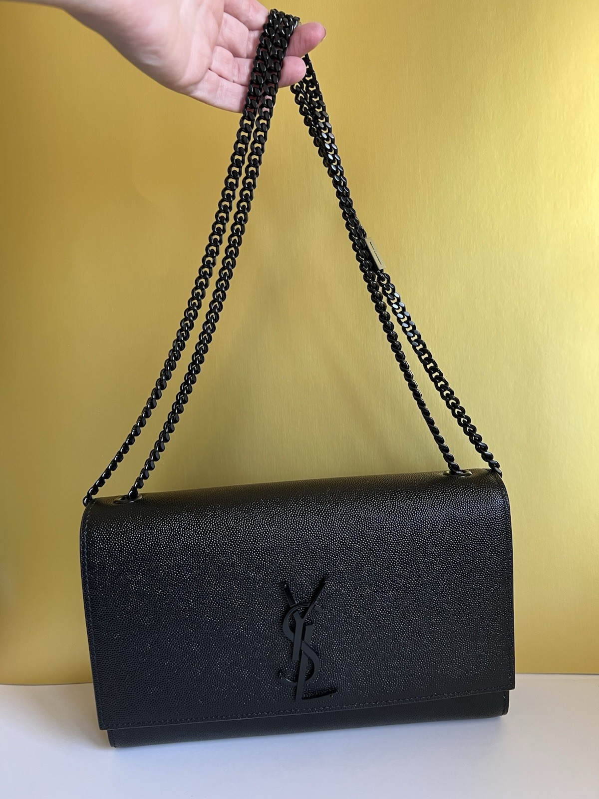 Borsa media a catena YSL Kate nera su nera tracolla Saint Laurent Nuova con etichette