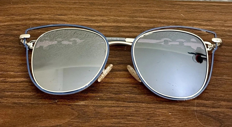 Gafas de sol Guess para mujer azules y plateadas GF0343 10B Foto 3 de 4