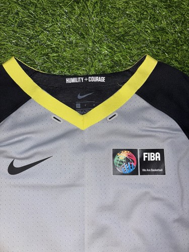 Nike FIBA Baloncesto Auténtico Oficial Emitido por Árbitros Jersey Gris Dri-Fit - Imagen 2 de 5