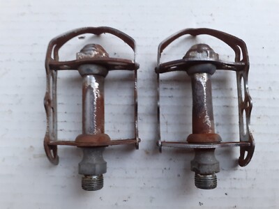 Paar heroische Rennrad Pedale, gemarkt FPO, Aluminiumkörper, Eisenseiten