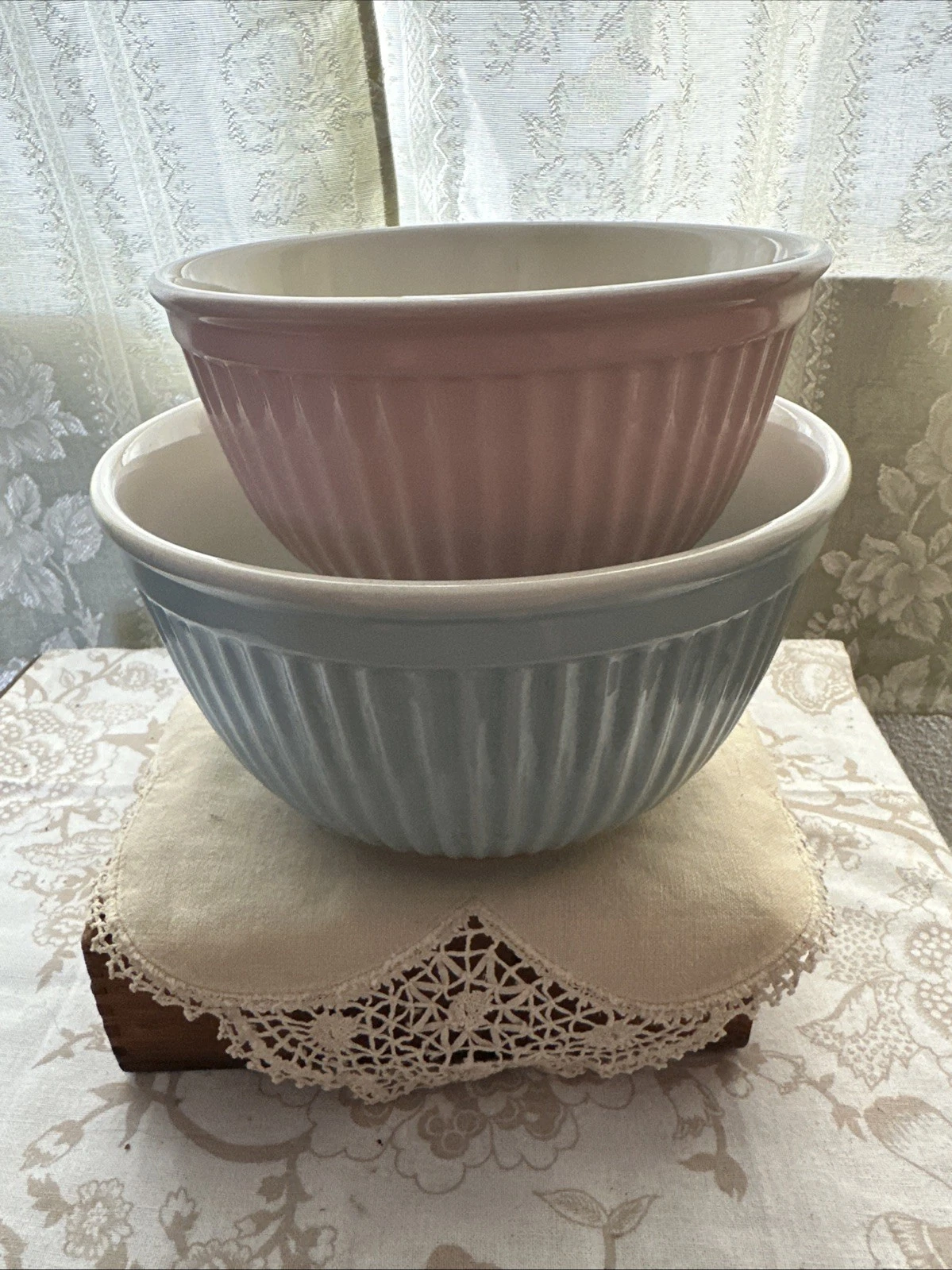 Williams Sonoma Ribbed Stonewear Blue/Pink Mixing Serving Nesting Bowls Set/2