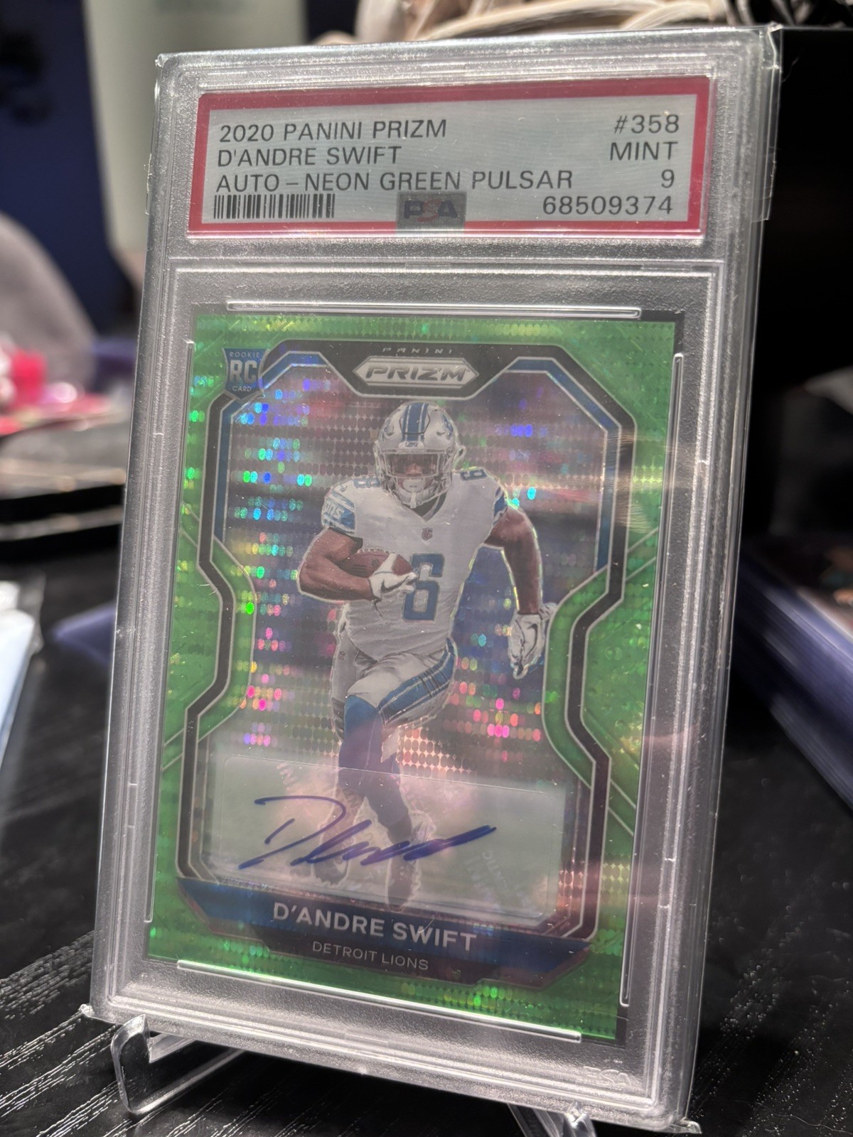 2020 Panini Prizm D’Andre Swift PSA Auto 10 Neon Green Pulsar #358