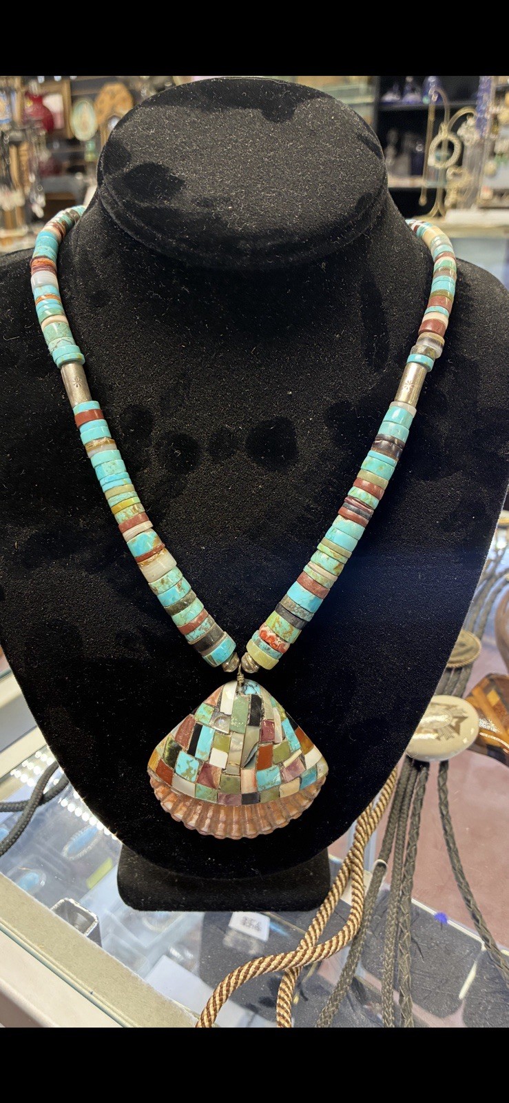 colorful and bright Kewa shell necklace santo domingo pueblo sterling