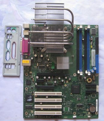 Fujitsu Siemens D2179-R12 GS3 mit CPU Intel Pentium D 945 / Blende / LGA775
