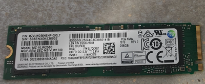 内蔵型SSD SAMSUNG MZVLW256HEHP-000D1 256GB Samsung MZVLW256HEHP-000H1 - 256GB M.2 PCIe NVMe 2280 MLC 3D